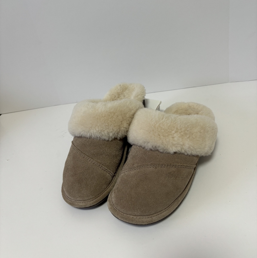 NukNuuk Women's Sheepskin Slippers Slip-on Khaki - PREOWNED